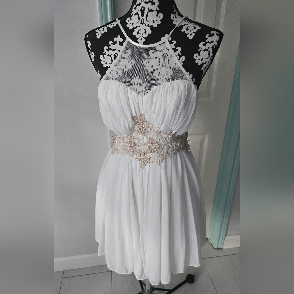 Sequin&Hearts white chiffon dress size 3